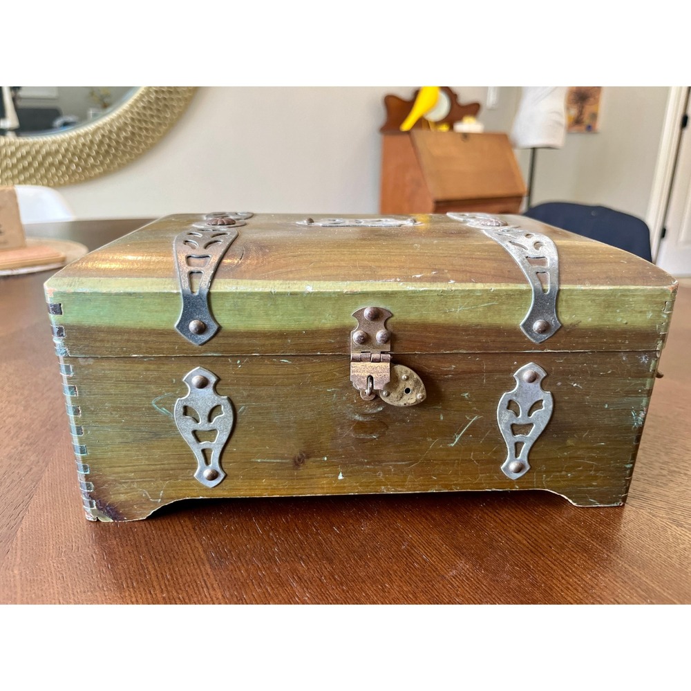 McGraw Box Co Jewelry Chest Unisex Medium Brown Fair Vintage Cedar Wood Filigree